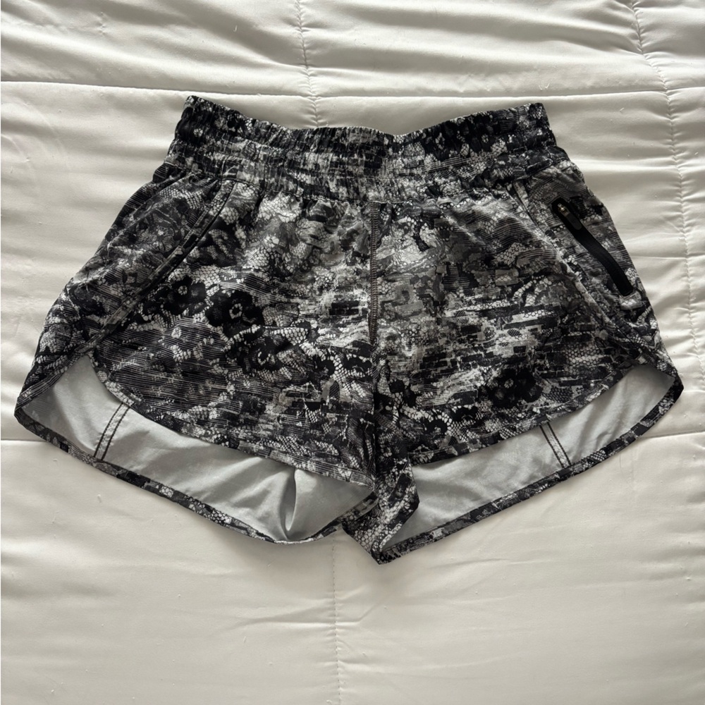 Women's Lulu Lemon Black Patterned Shorts